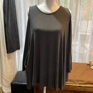 Uge flows tunic top medium